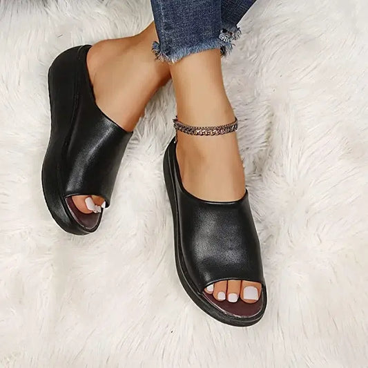 🔥Sista dagens kampanj 50% rabatt - Ortopediska sandaler med kilklack i läder för kvinnor